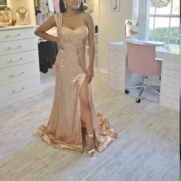 NWT Rose Gold One-Shoulder Sweep/Brush Train Beading Sequins Dresses - Picture 15 of 15